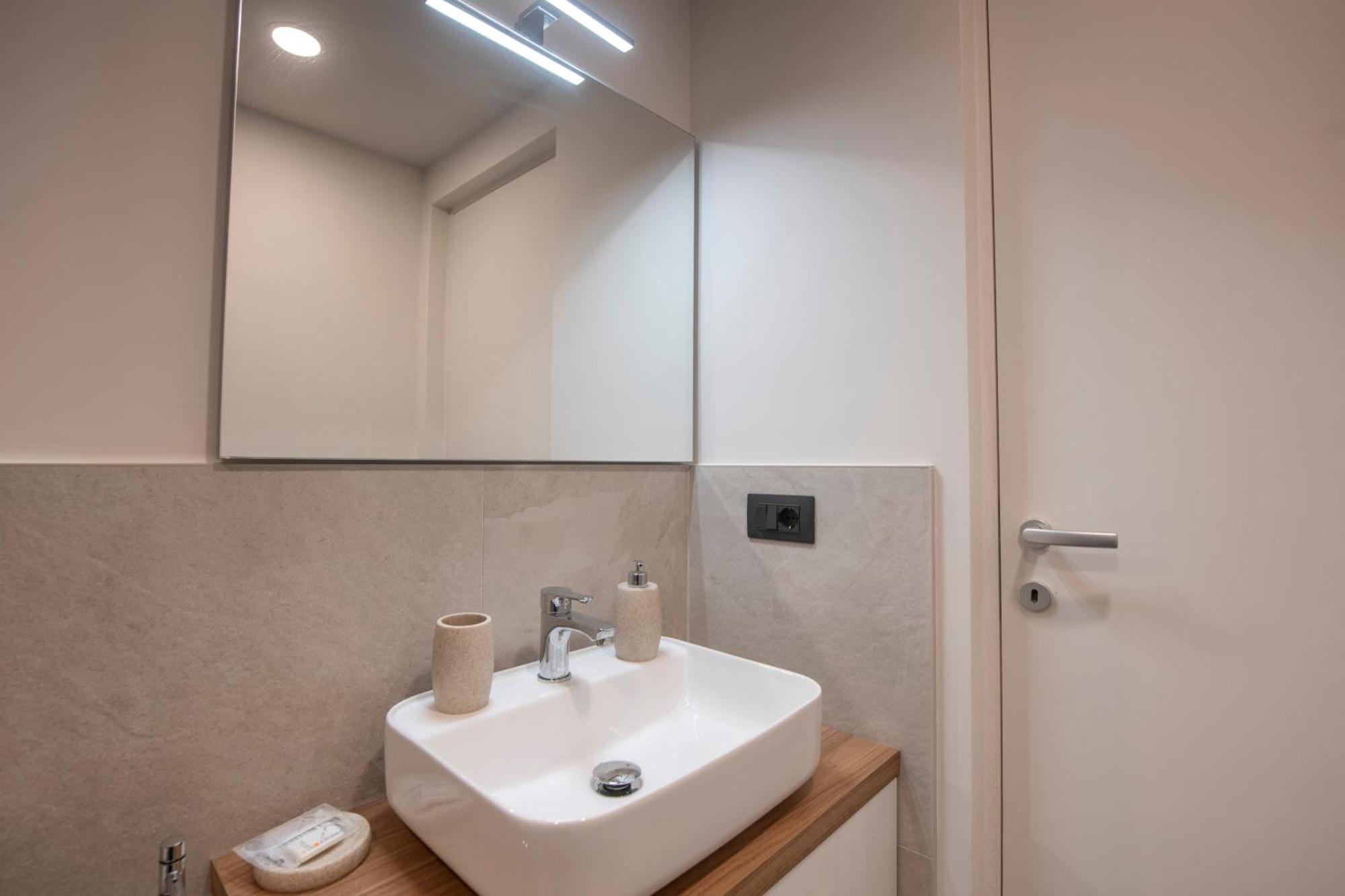 258 - The Loft In Largo Zecca - Luxury Nel Cuore Di Genova Екстериор снимка